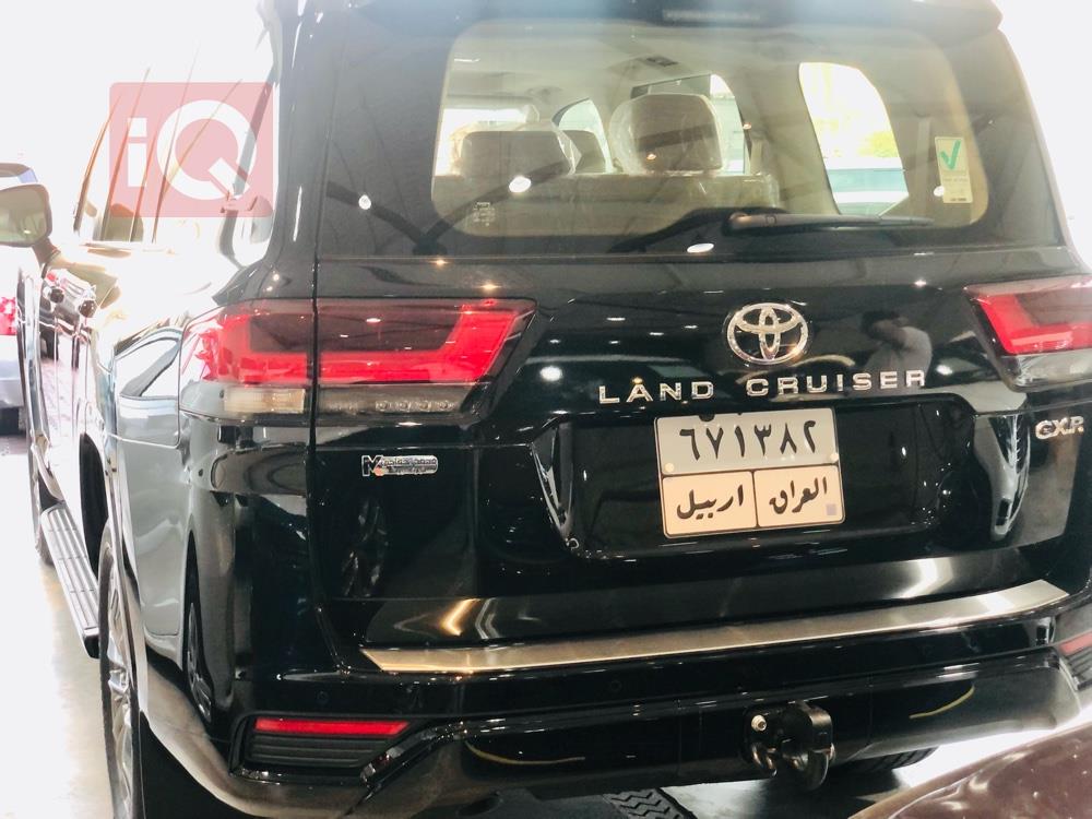 تۆیۆتا لاند کروزەر